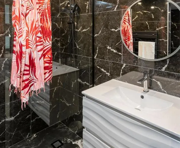 Hotel Le Jardin De Babylone Réservé Aux Couples Uniquement 4*